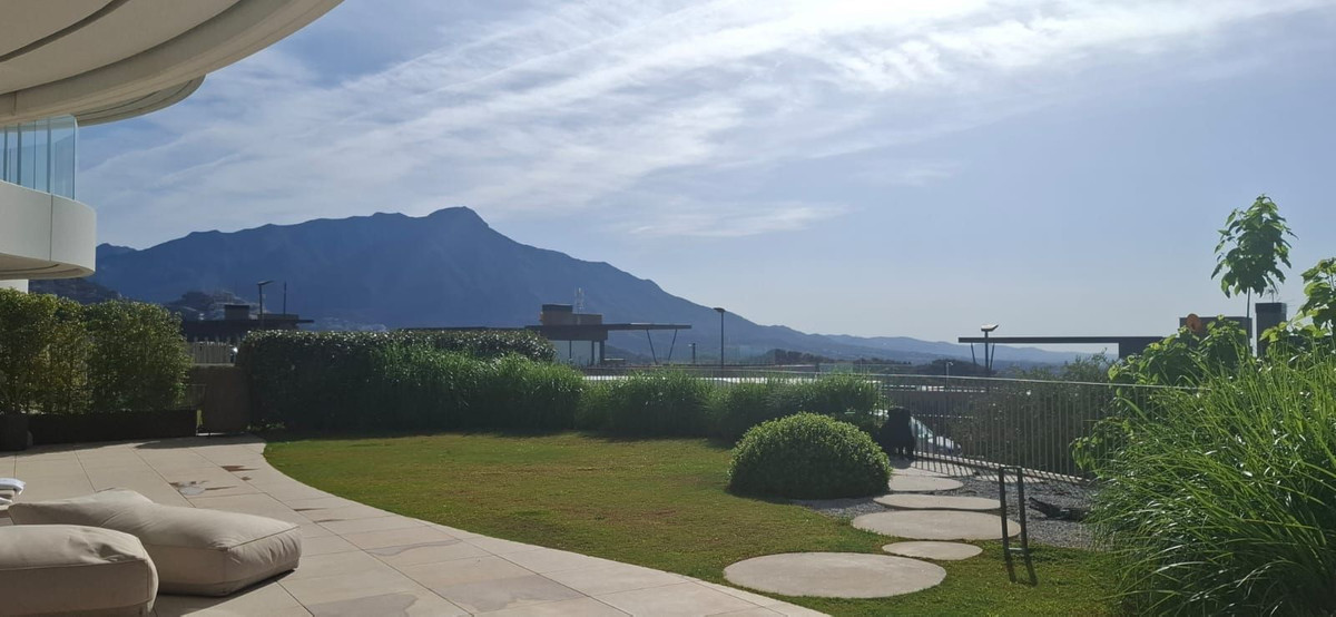3 Bed Apartment for sale in La Quinta Costa Del Sol, Málaga, Spain