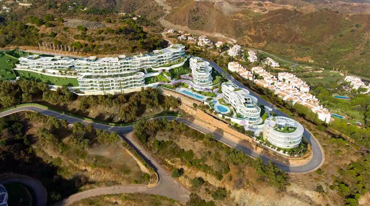 3 Bed Apartment for sale in La Quinta Costa Del Sol, Málaga, Spain