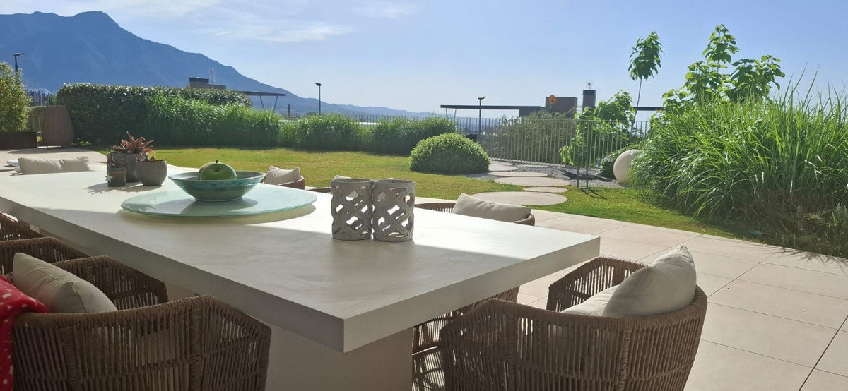 3 Bed Apartment for sale in La Quinta Costa Del Sol, Málaga, Spain