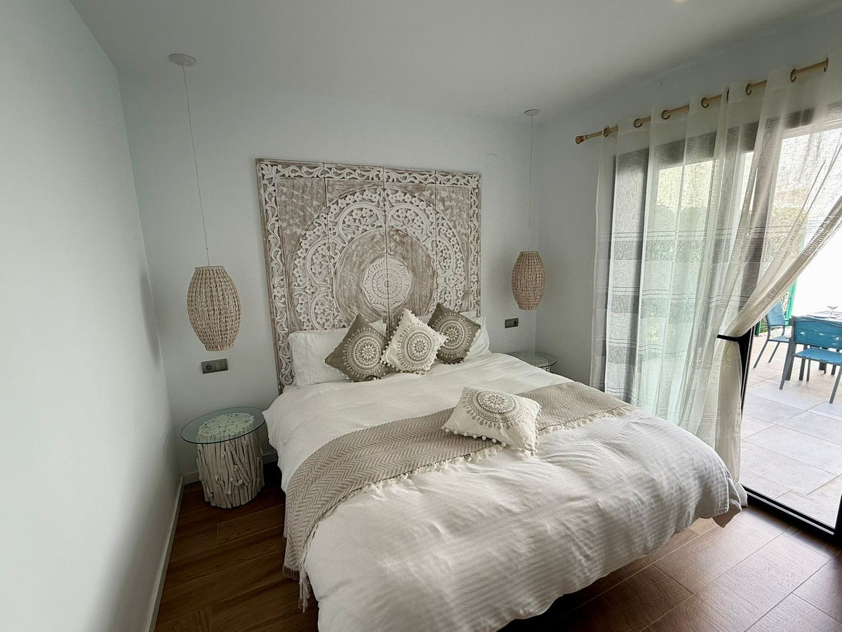 2 Bed Apartment for sale in La Alcaidesa Costa Del Sol, Cádiz, Spain
