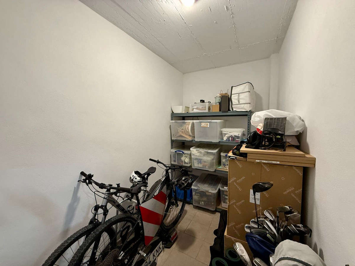 2 Bed Apartment for sale in La Alcaidesa Costa Del Sol, Cádiz, Spain