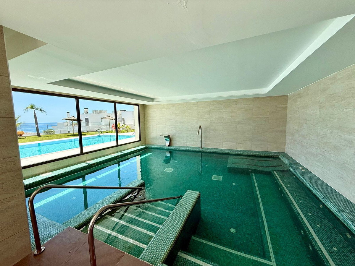 2 Bed Apartment for sale in La Alcaidesa Costa Del Sol, Cádiz, Spain
