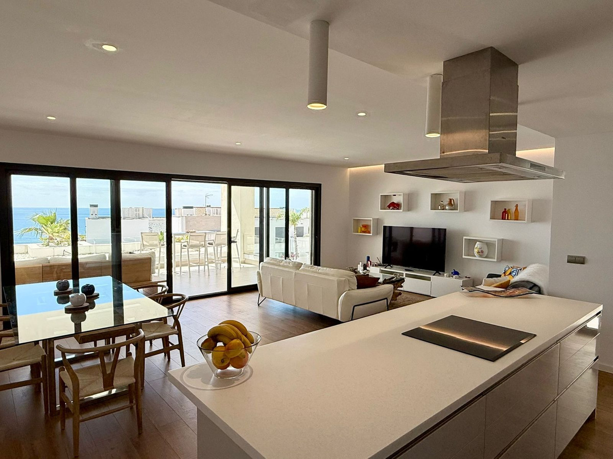 2 Bed Apartment for sale in La Alcaidesa Costa Del Sol, Cádiz, Spain