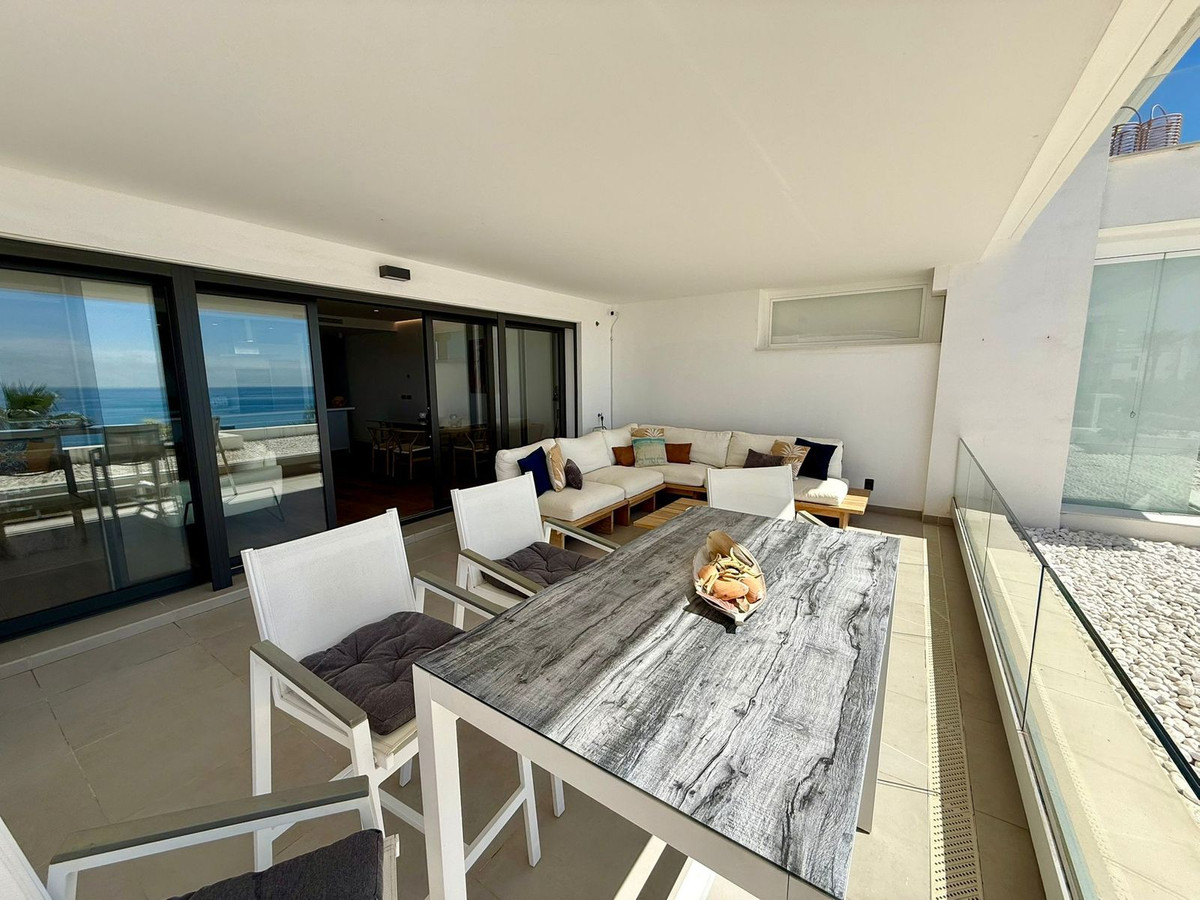 2 Bed Apartment for sale in La Alcaidesa Costa Del Sol, Cádiz, Spain
