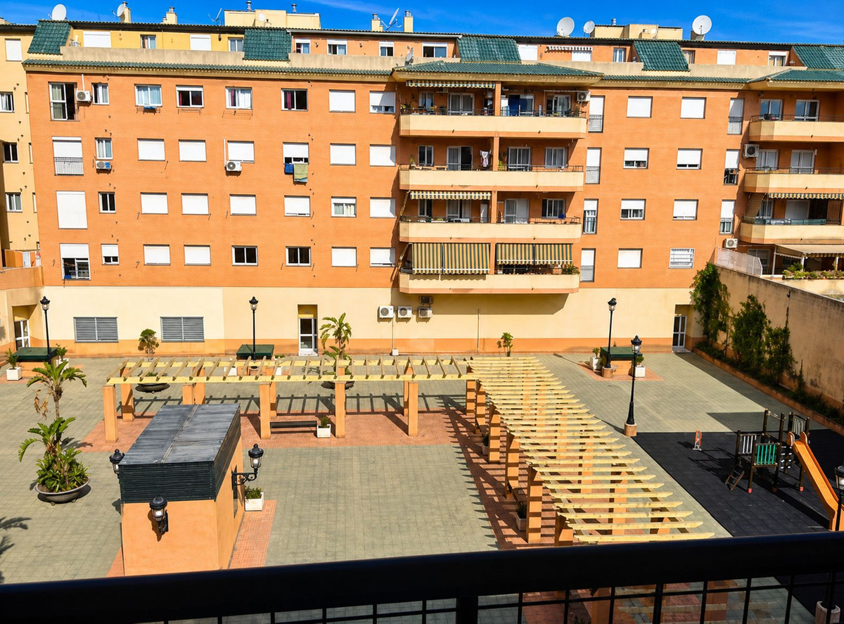 Se vende Apartamento Planta Media de 2 dormitorios en Costa Del Sol, Málaga, España