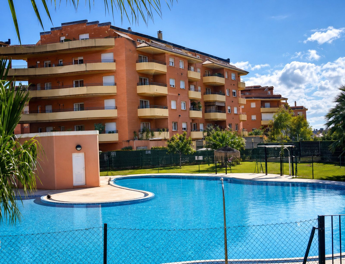 Se vende Apartamento Planta Media de 2 dormitorios en Costa Del Sol, Málaga, España