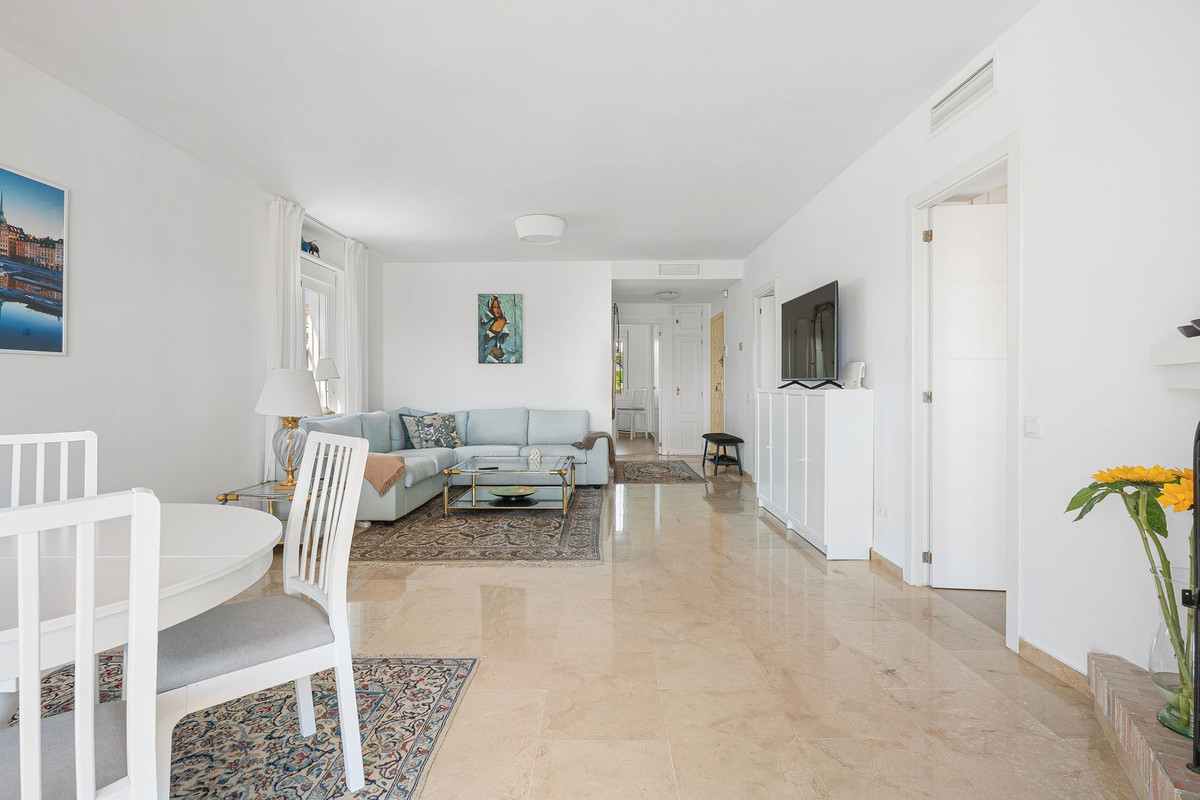 2 Bed Apartment for sale in Nueva Andalucía Costa Del Sol, Málaga, Spain