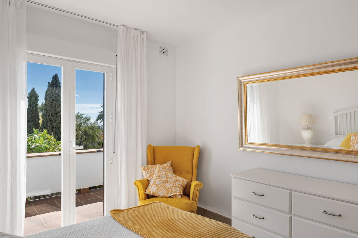 2 Bed Apartment for sale in Nueva Andalucía Costa Del Sol, Málaga, Spain