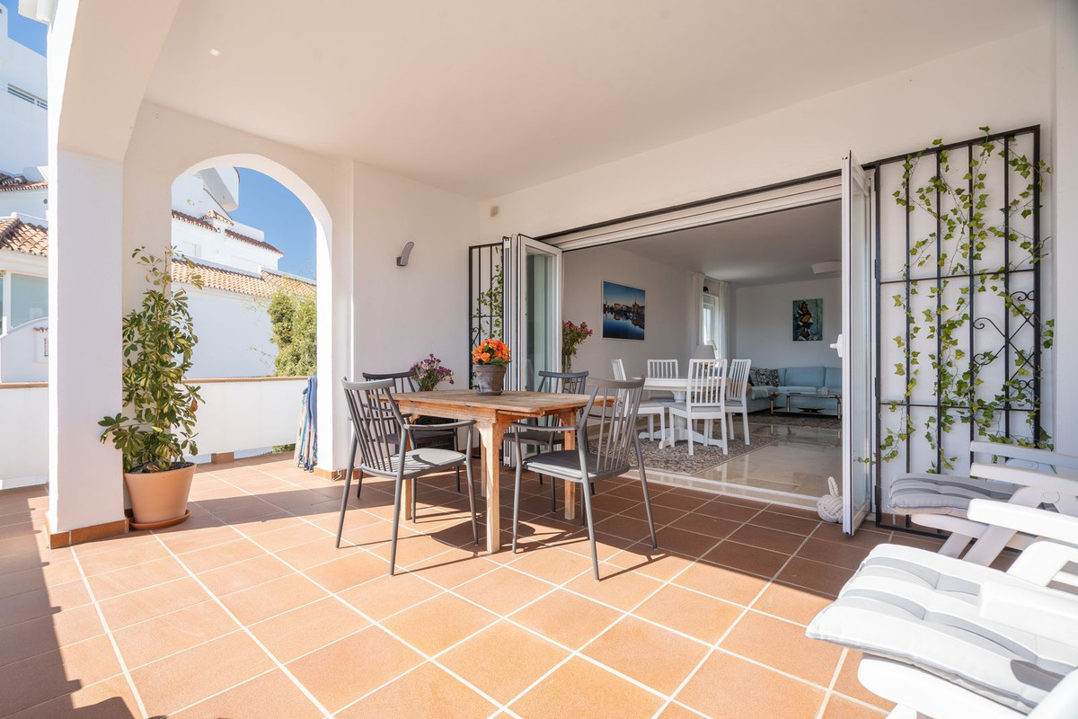 2 Bed Apartment for sale in Nueva Andalucía Costa Del Sol, Málaga, Spain