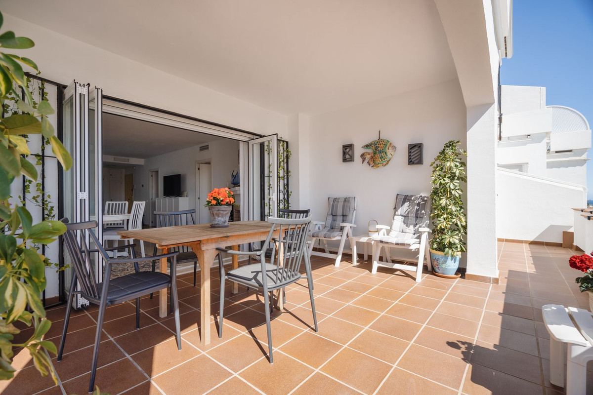 2 Bed Apartment for sale in Nueva Andalucía Costa Del Sol, Málaga, Spain