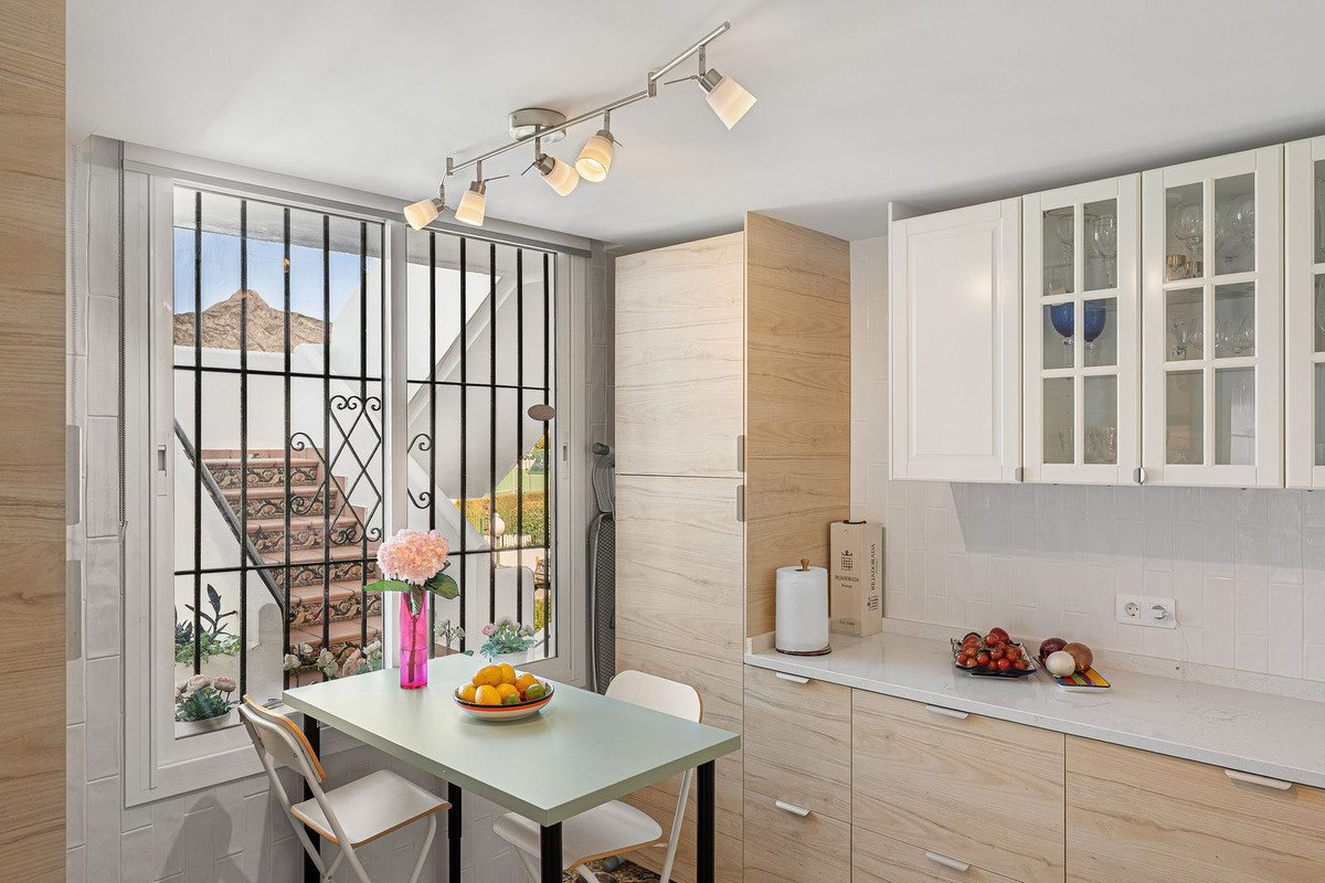 2 Bed Apartment for sale in Nueva Andalucía Costa Del Sol, Málaga, Spain