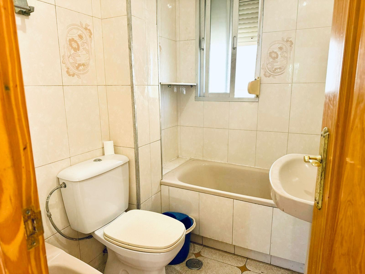 Se vende Apartamento Planta Media de 3 dormitorios en Costa Del Sol, Málaga, España