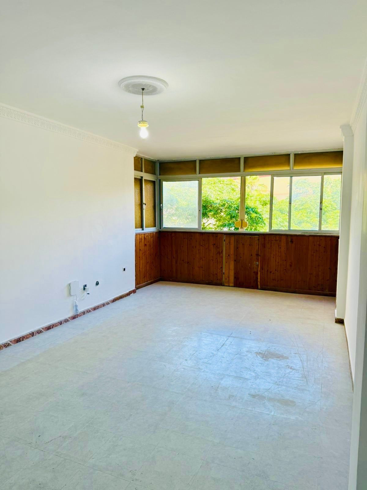 Se vende Apartamento Planta Media de 3 dormitorios en Costa Del Sol, Málaga, España