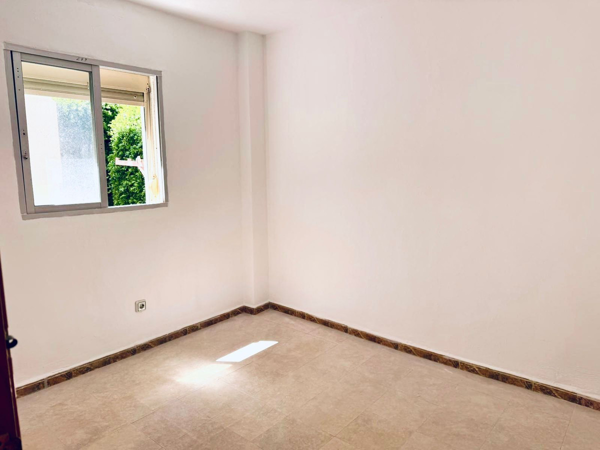 Se vende Apartamento Planta Media de 3 dormitorios en Costa Del Sol, Málaga, España