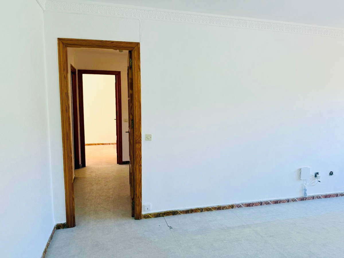 Se vende Apartamento Planta Media de 3 dormitorios en Costa Del Sol, Málaga, España