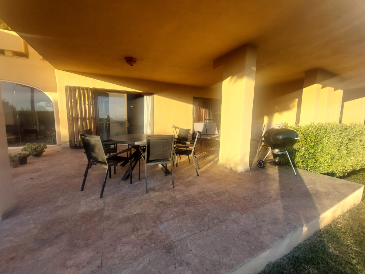 2 Bed Apartment for sale in Benahavís Costa Del Sol, Málaga, Spain