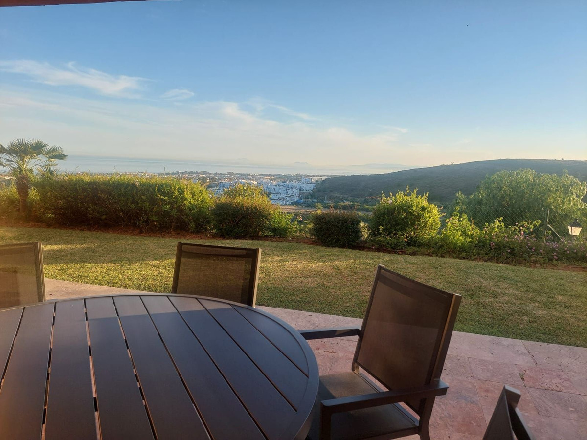2 Bed Apartment for sale in Benahavís Costa Del Sol, Málaga, Spain