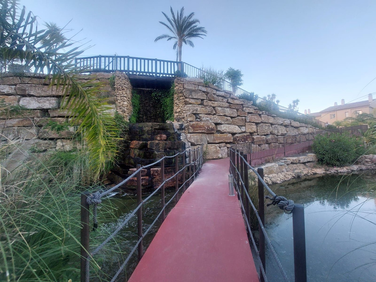2 Bed Apartment for sale in Benahavís Costa Del Sol, Málaga, Spain