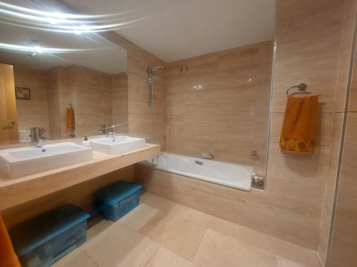 2 Bed Apartment for sale in Benahavís Costa Del Sol, Málaga, Spain