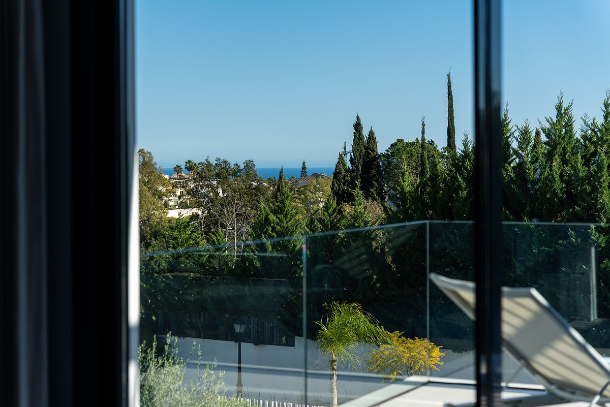 2 Bed Apartment for sale in La Quinta Costa Del Sol, Málaga, Spain