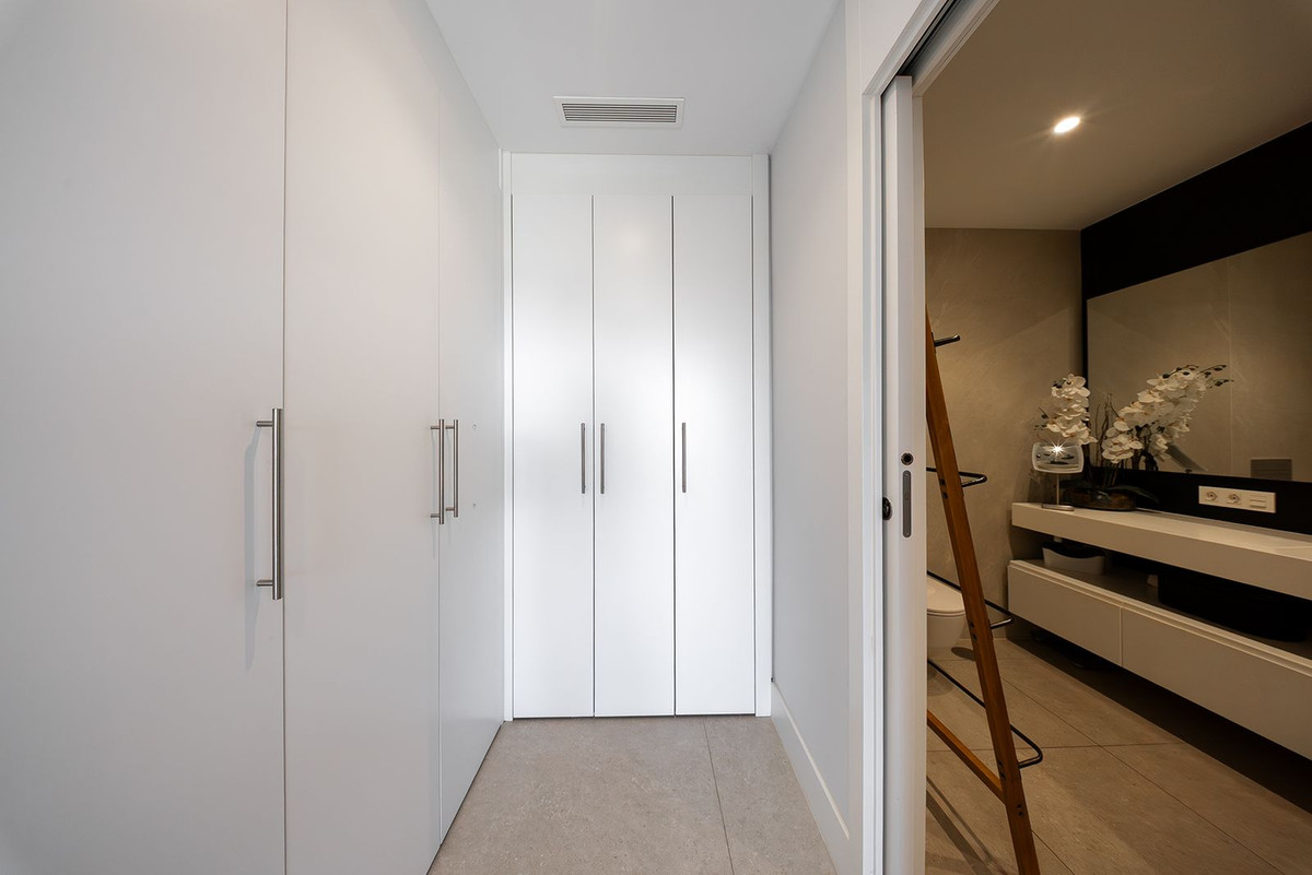 2 Bed Apartment for sale in La Quinta Costa Del Sol, Málaga, Spain