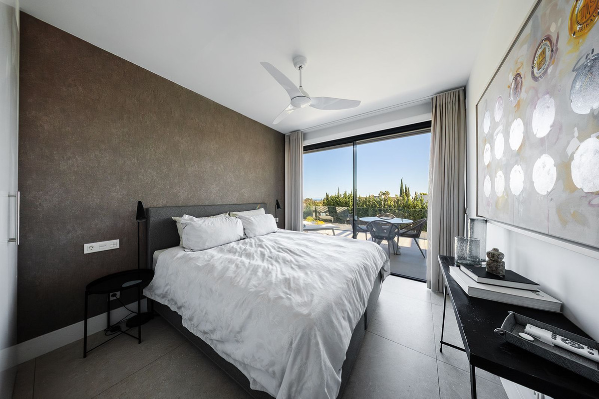 2 Bed Apartment for sale in La Quinta Costa Del Sol, Málaga, Spain