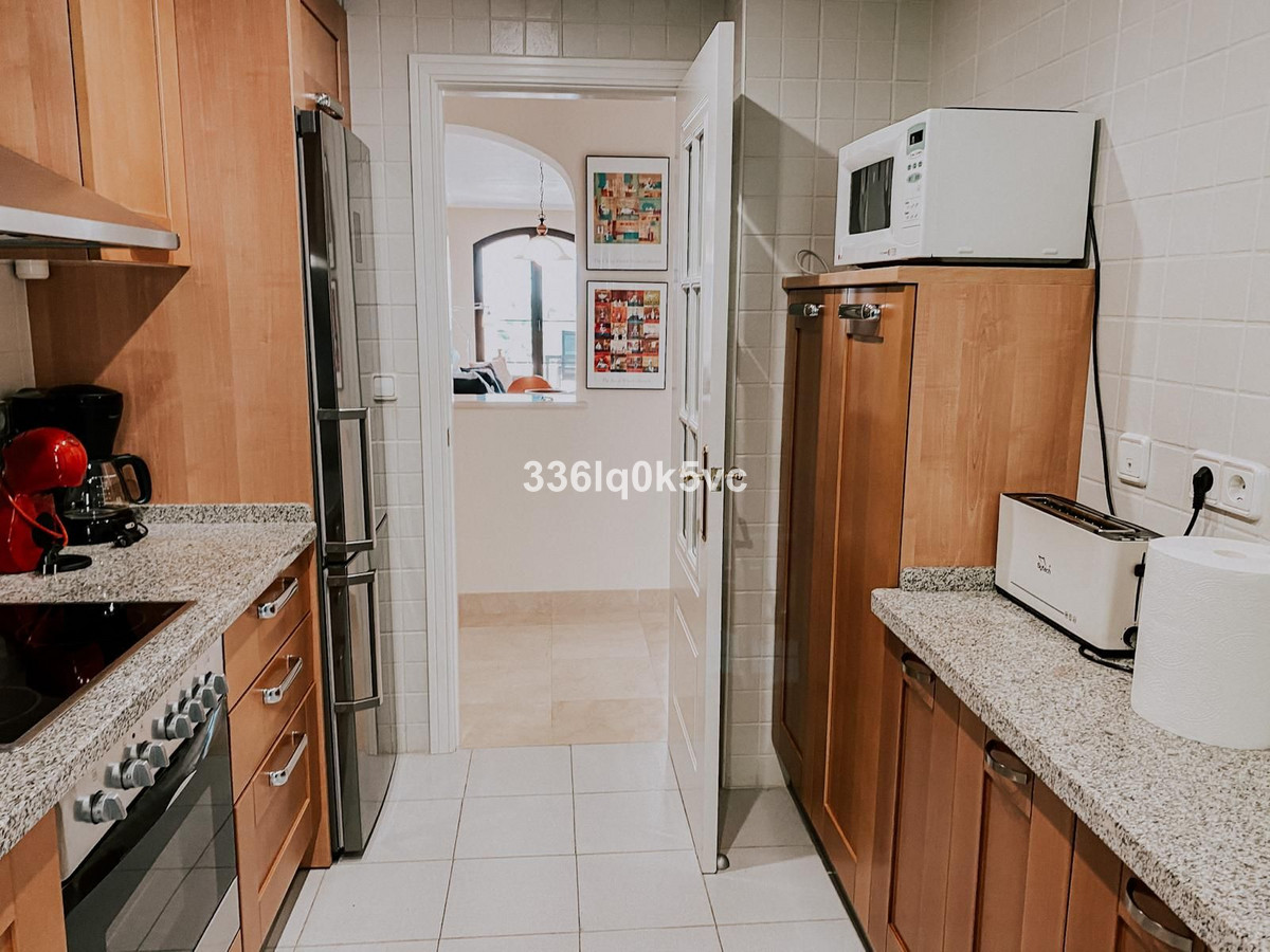 Se vende Apartamento Planta Media de 2 dormitorios en Costa Del Sol, Málaga, España