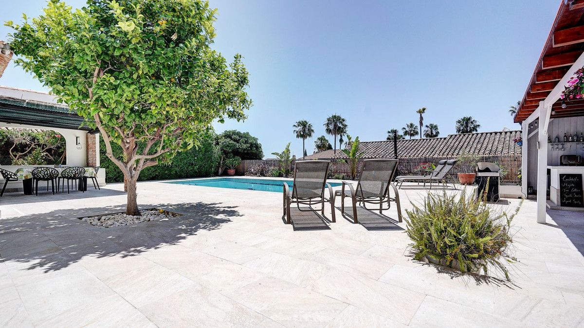 4 Bed Townhouse for sale in Calahonda Costa Del Sol, Málaga, Spain