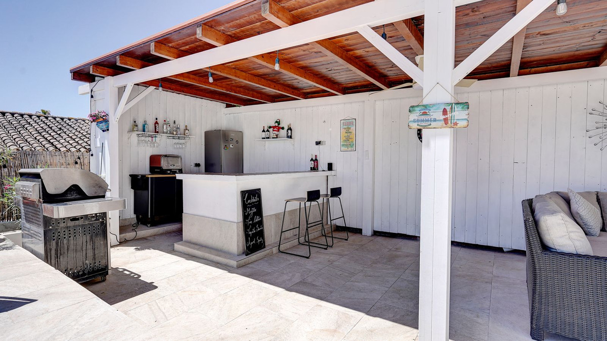 4 Bed Townhouse for sale in Calahonda Costa Del Sol, Málaga, Spain