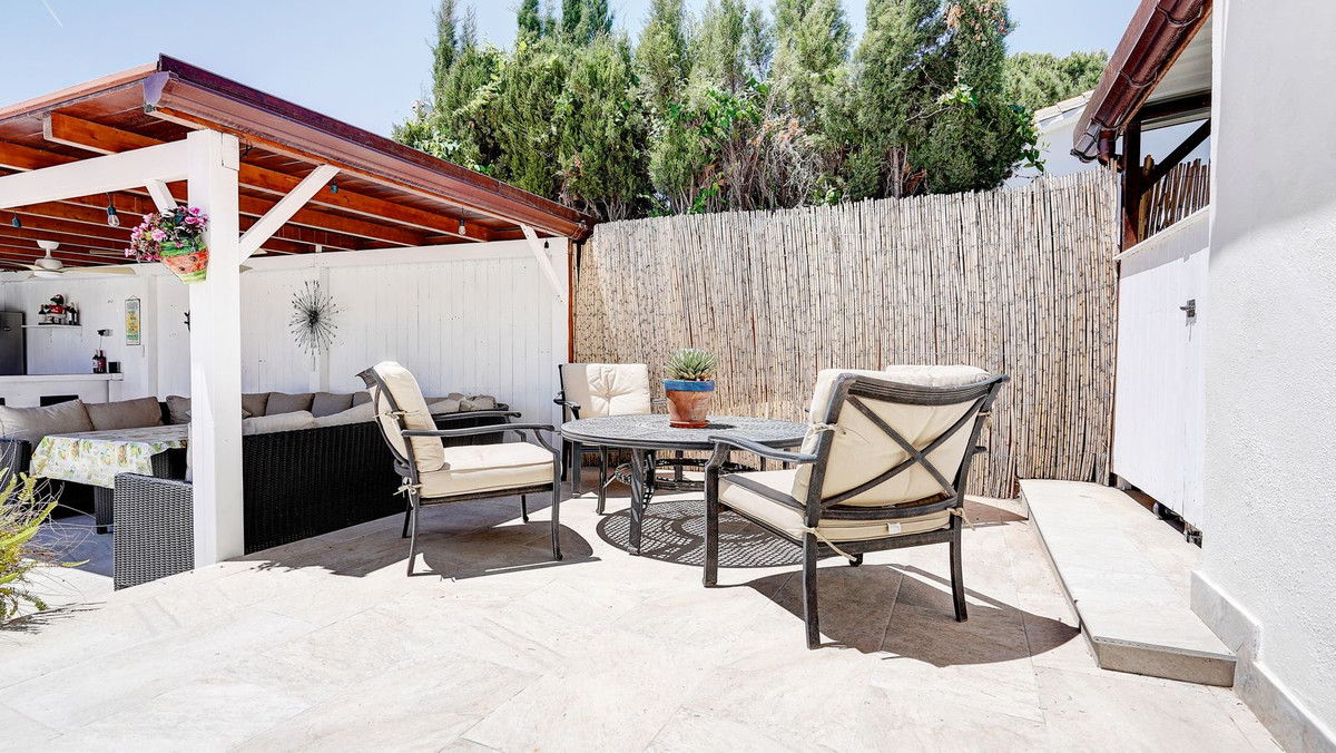 4 Bed Townhouse for sale in Calahonda Costa Del Sol, Málaga, Spain