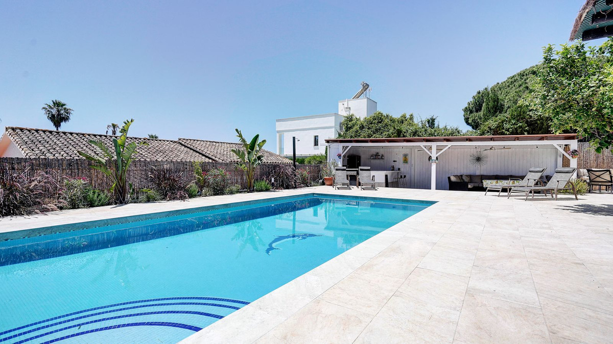 4 Bed Townhouse for sale in Calahonda Costa Del Sol, Málaga, Spain