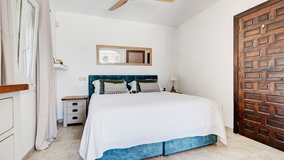 4 Bed Townhouse for sale in Calahonda Costa Del Sol, Málaga, Spain