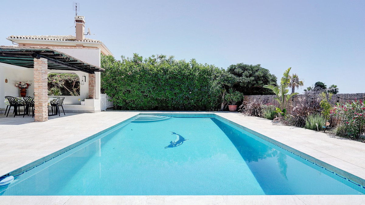 4 Bed Townhouse for sale in Calahonda Costa Del Sol, Málaga, Spain