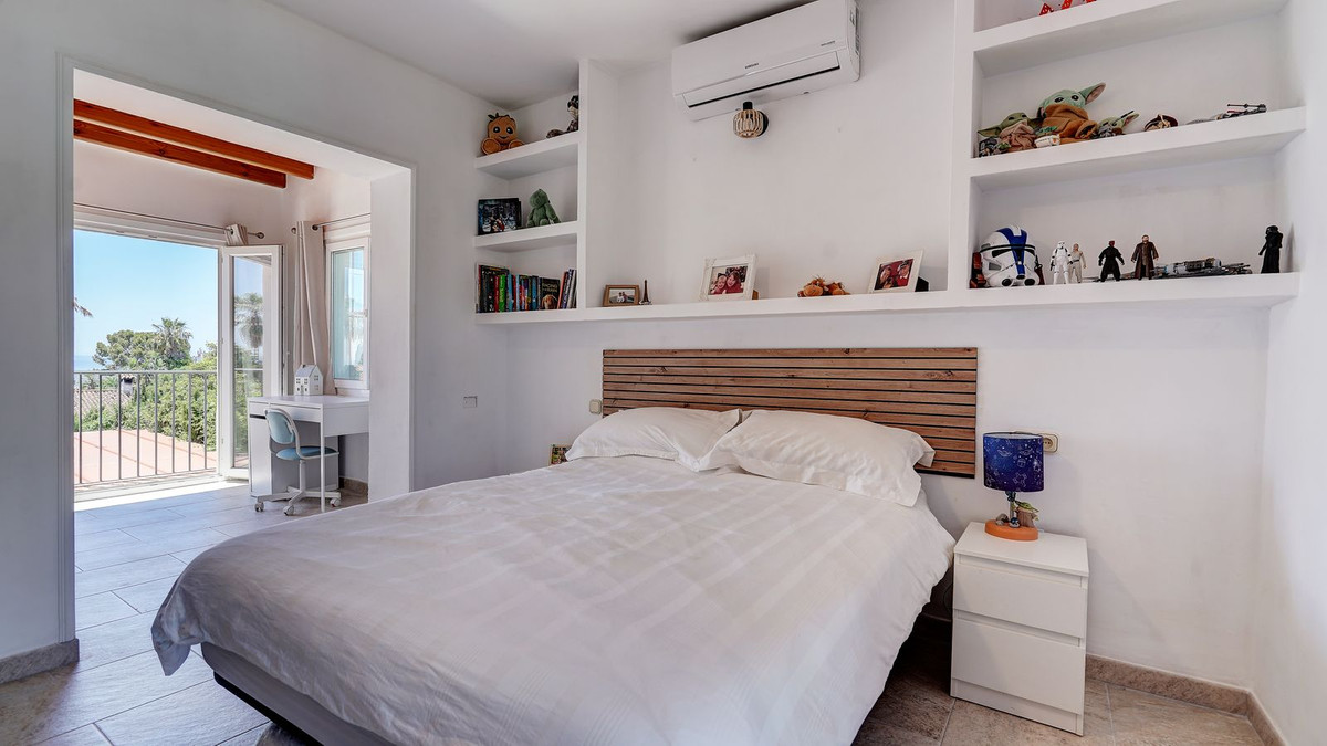 4 Bed Townhouse for sale in Calahonda Costa Del Sol, Málaga, Spain