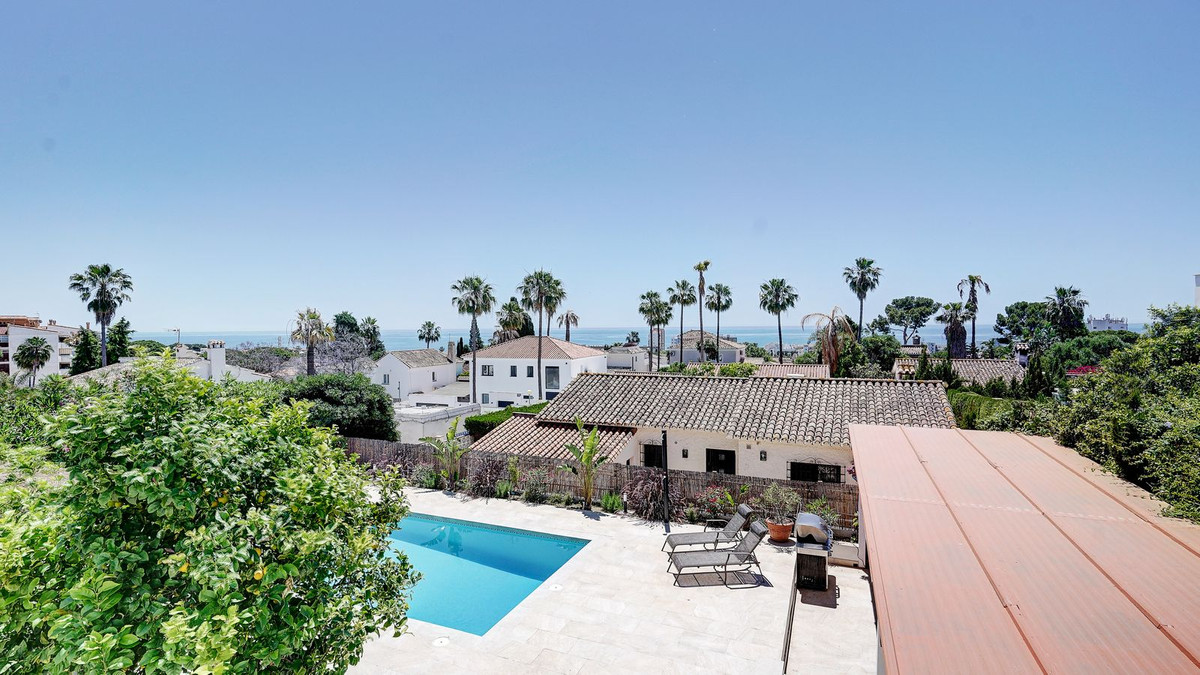 4 Bed Townhouse for sale in Calahonda Costa Del Sol, Málaga, Spain