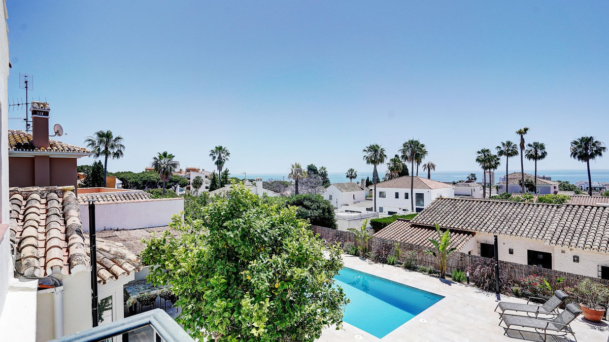 4 Bed Townhouse for sale in Calahonda Costa Del Sol, Málaga, Spain