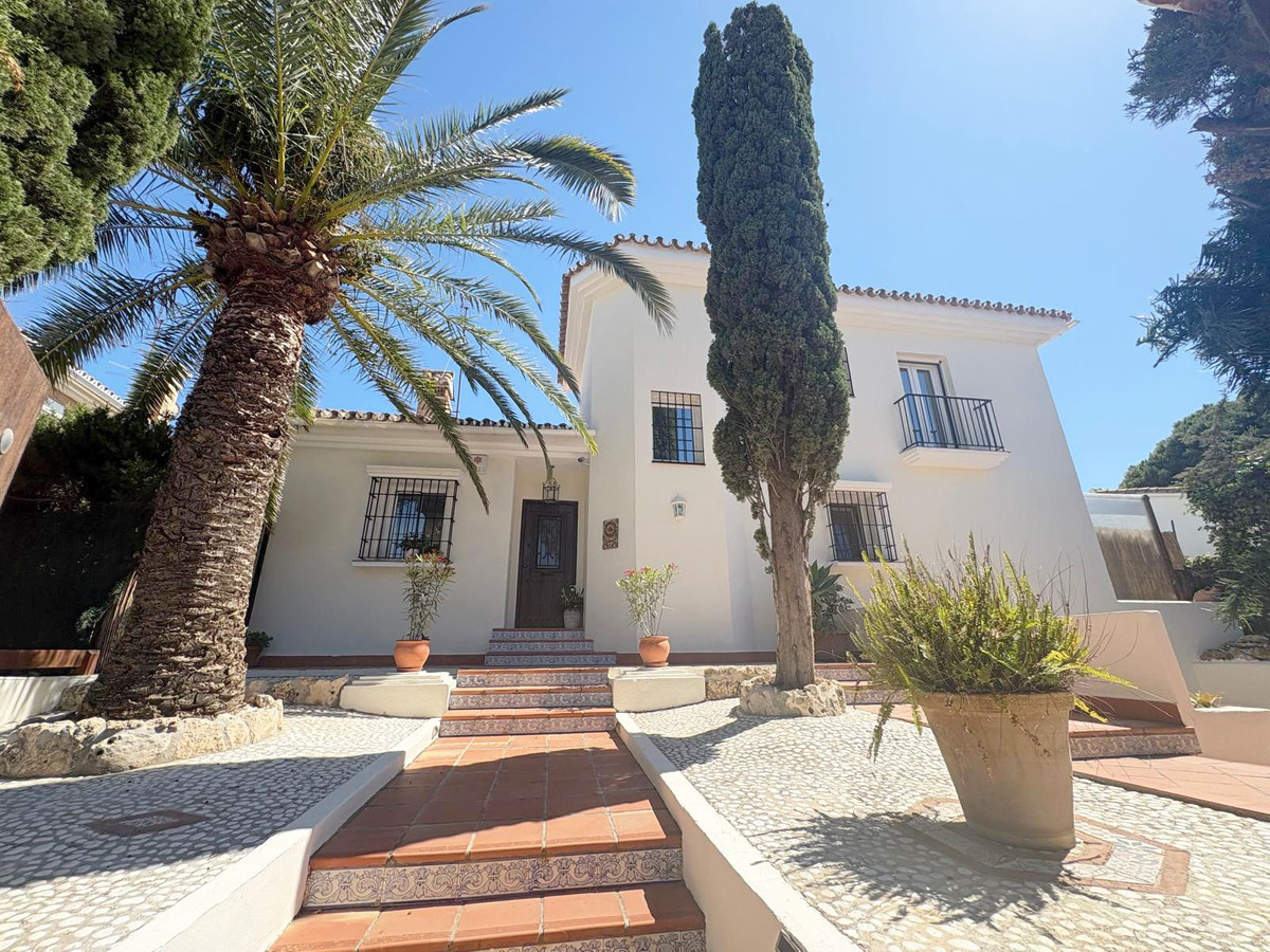 4 Bed Townhouse for sale in Calahonda Costa Del Sol, Málaga, Spain