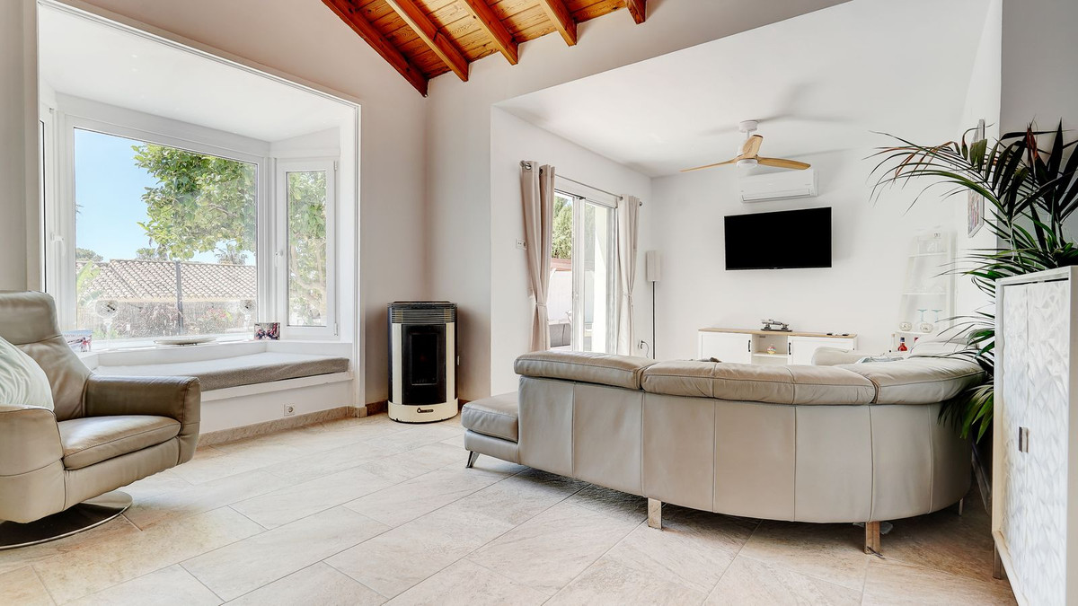 4 Bed Townhouse for sale in Calahonda Costa Del Sol, Málaga, Spain