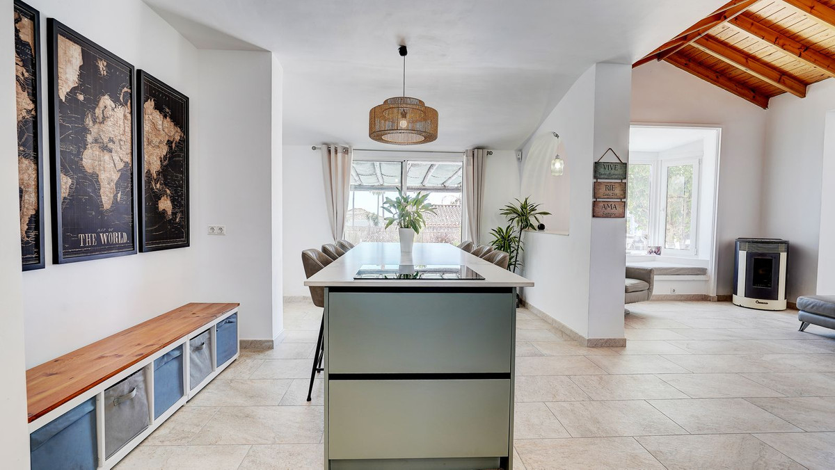 4 Bed Townhouse for sale in Calahonda Costa Del Sol, Málaga, Spain
