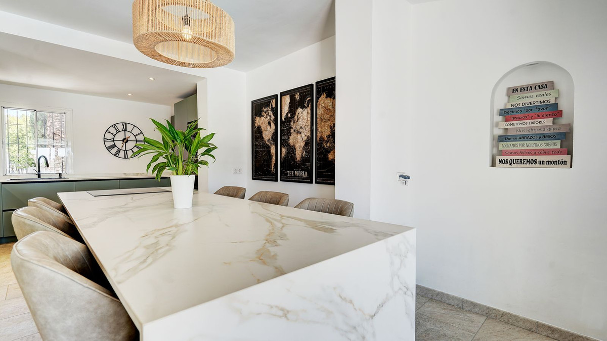 4 Bed Townhouse for sale in Calahonda Costa Del Sol, Málaga, Spain