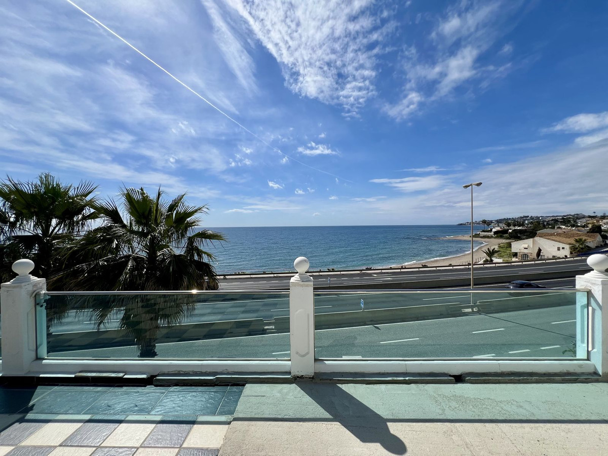5 Bed Townhouse for sale in El Chaparral Costa Del Sol, Málaga, Spain