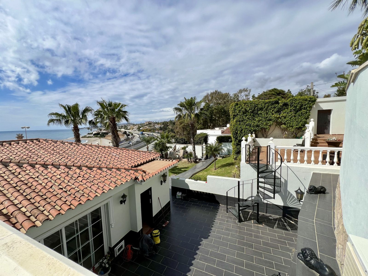 5 Bed Townhouse for sale in El Chaparral Costa Del Sol, Málaga, Spain