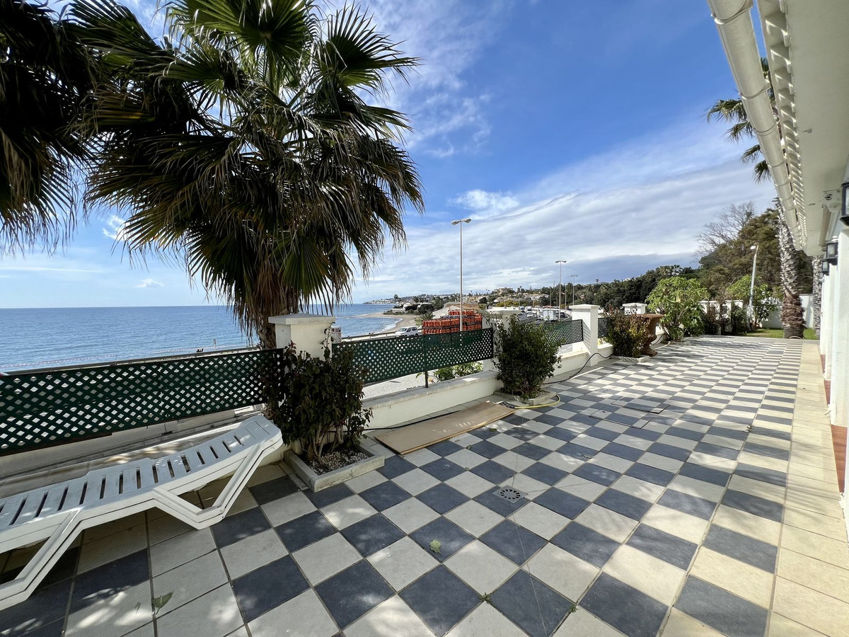5 Bed Townhouse for sale in El Chaparral Costa Del Sol, Málaga, Spain