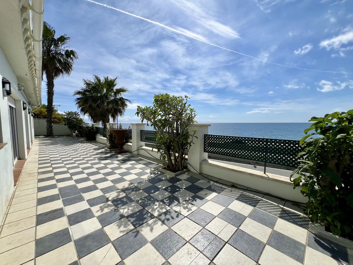 5 Bed Townhouse for sale in El Chaparral Costa Del Sol, Málaga, Spain