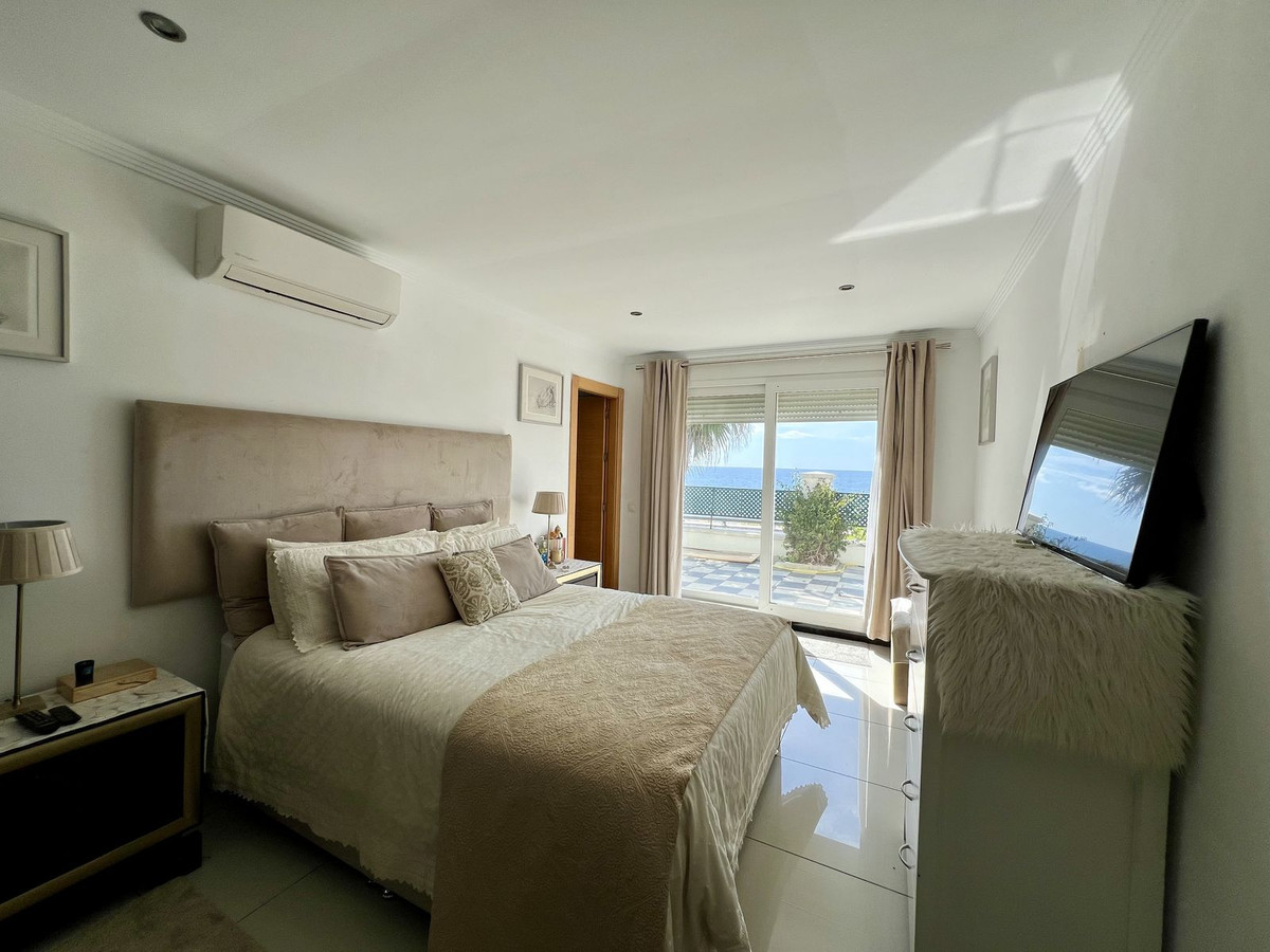 5 Bed Townhouse for sale in El Chaparral Costa Del Sol, Málaga, Spain