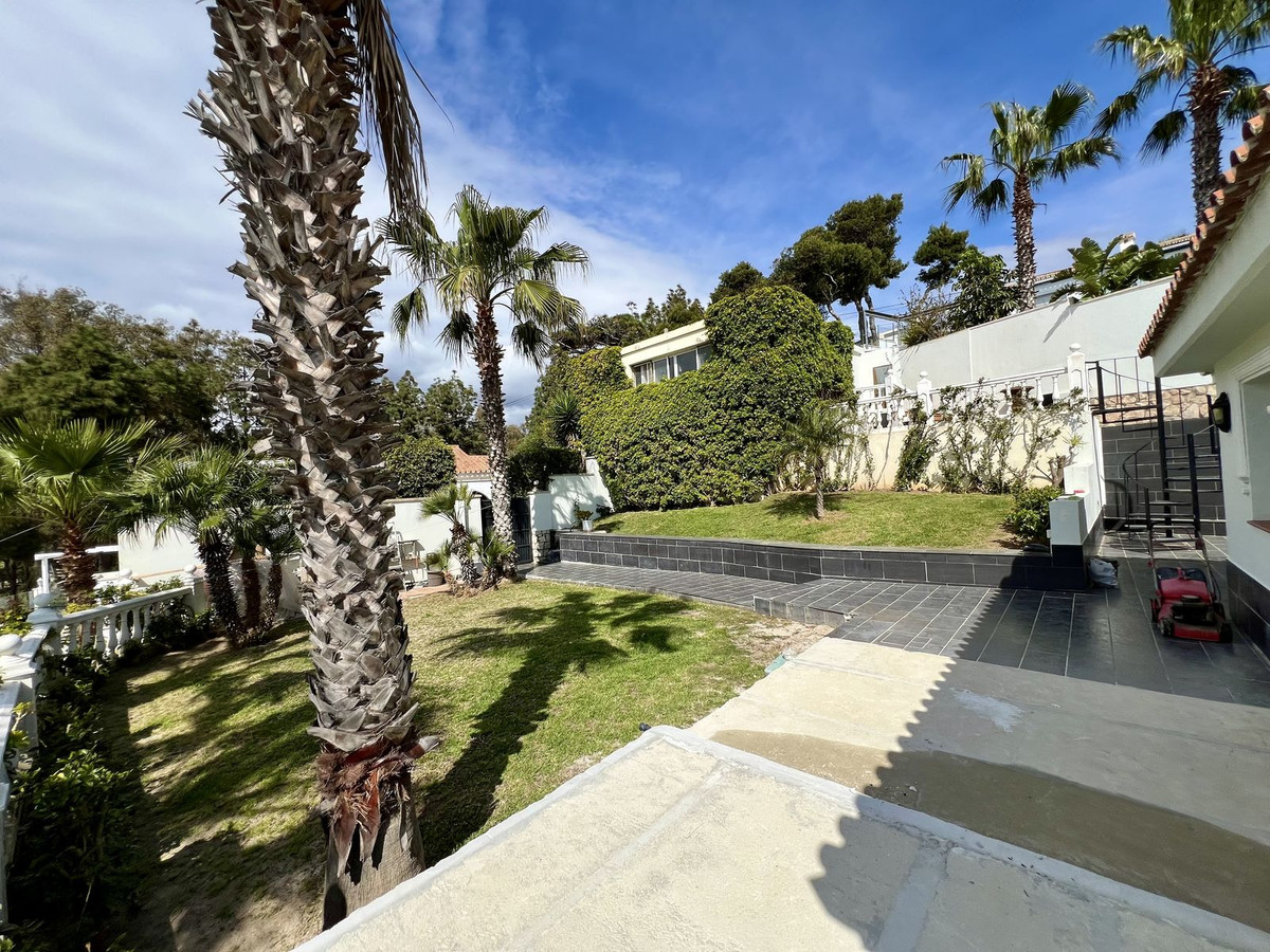 5 Bed Townhouse for sale in El Chaparral Costa Del Sol, Málaga, Spain