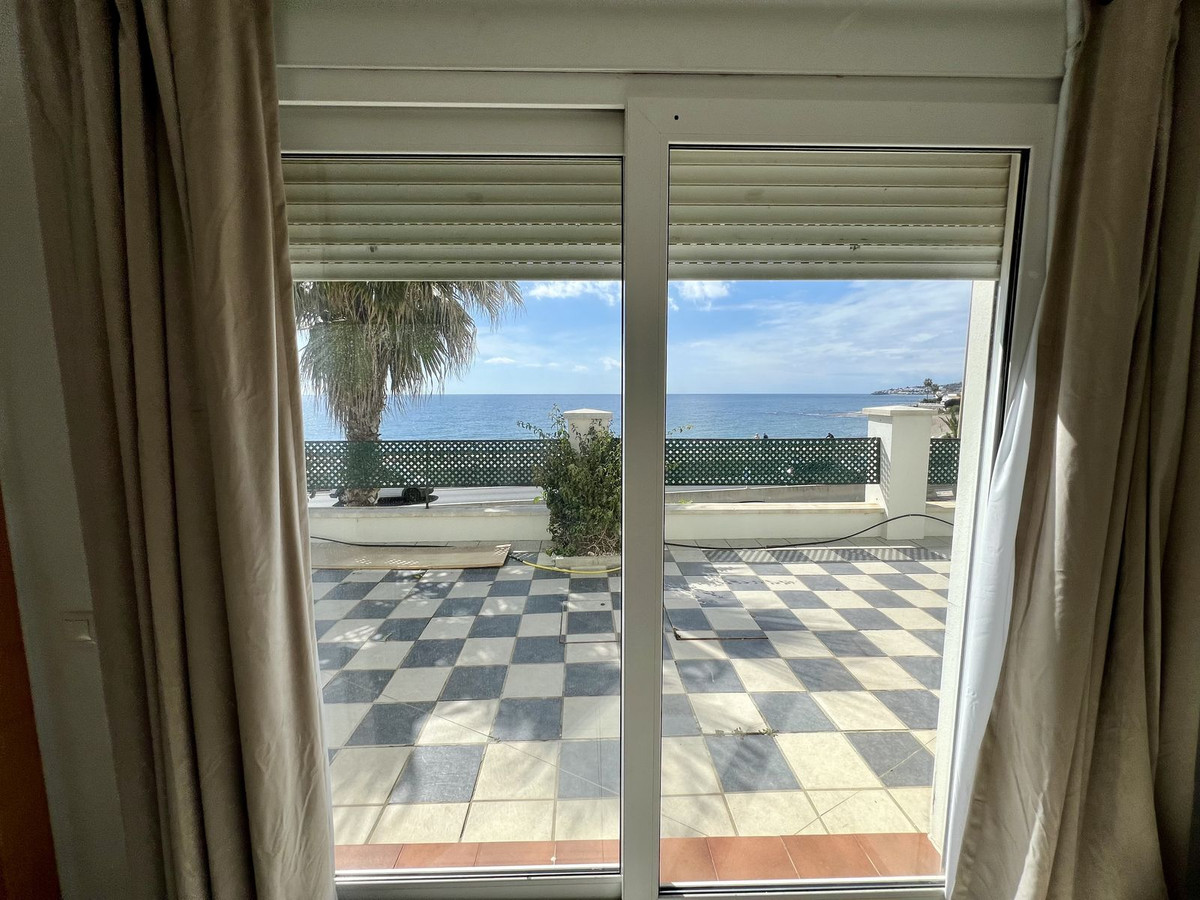5 Bed Townhouse for sale in El Chaparral Costa Del Sol, Málaga, Spain