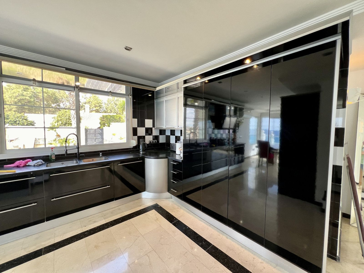 5 Bed Townhouse for sale in El Chaparral Costa Del Sol, Málaga, Spain