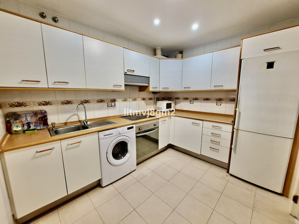 Se vende Apartamento Planta Media de 3 dormitorios en Costa Del Sol, Málaga, España
