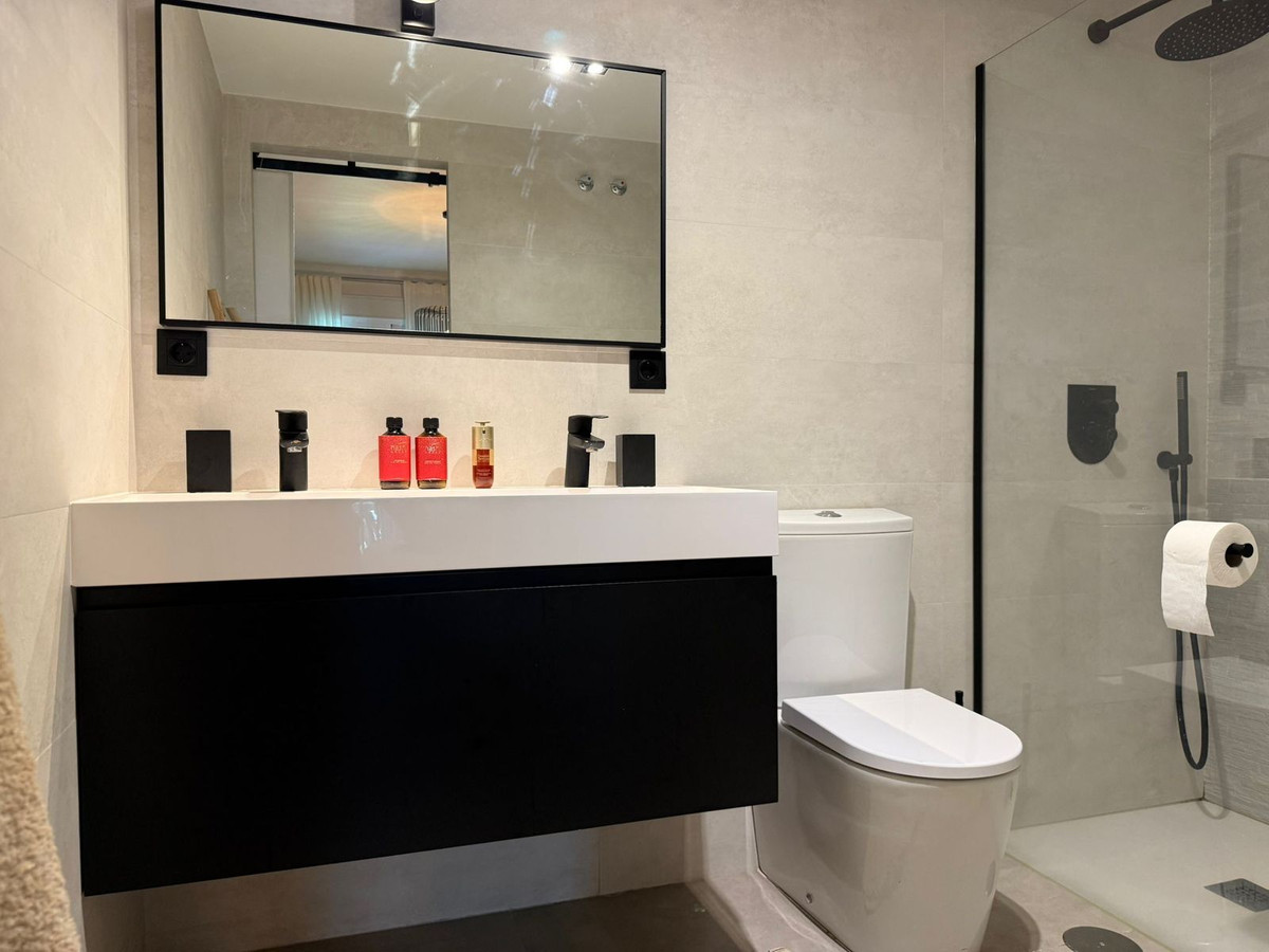 Se vende Apartamento Planta Baja de 2 dormitorios en Costa Del Sol, Málaga, España